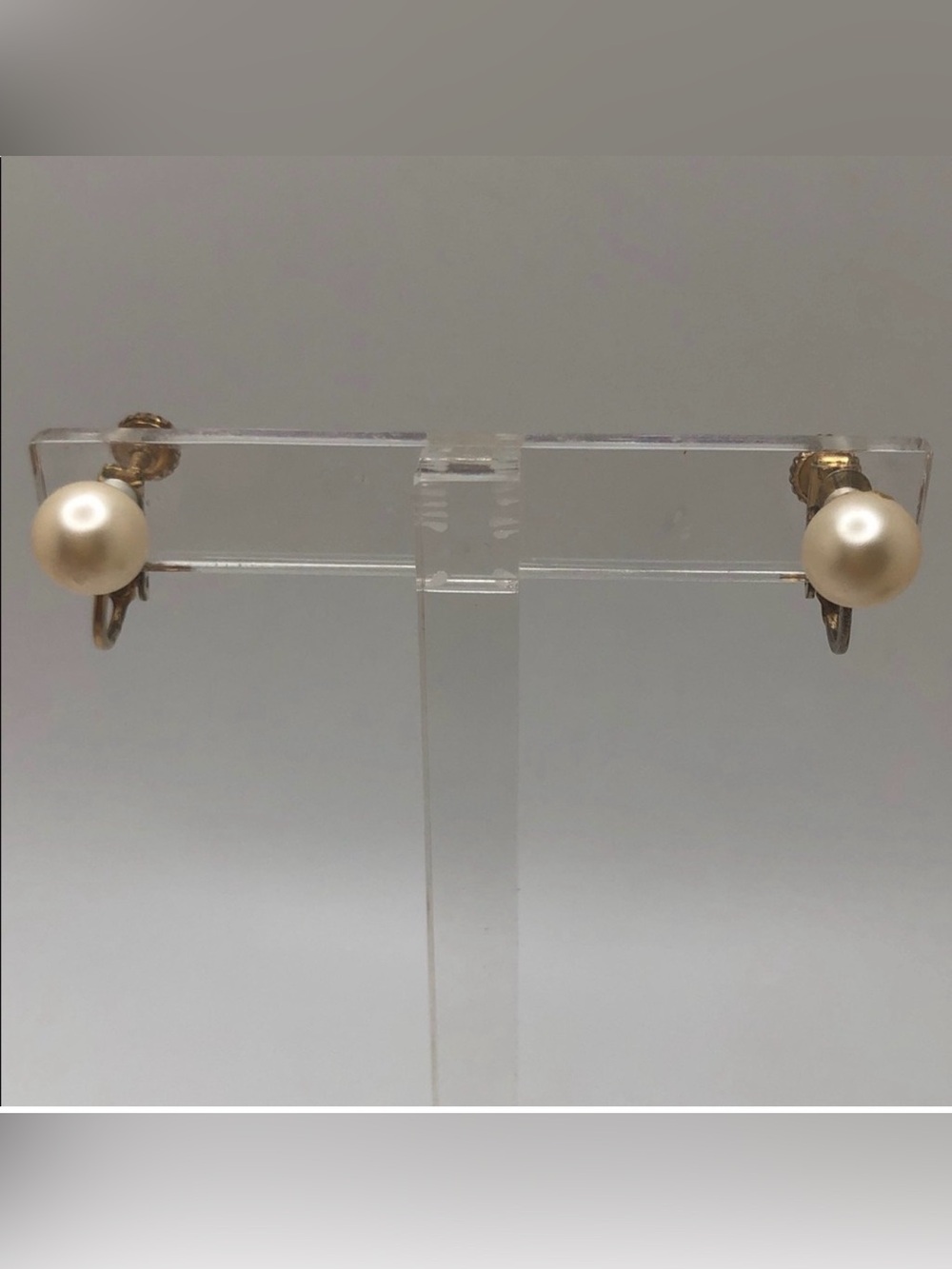 Marvella VTG Faux Pearl Gold Tone  Earrings Screwback